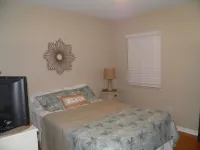 Salt Water Canal home w/Dock, Family/Pet Friendly, close to Beach and A1A
