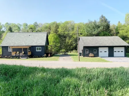 Camp Sycamore located in Germania Отели в г. Абботт Тауншип