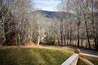 Quiet 3 bedroom 10 mins from the Ski Slopes