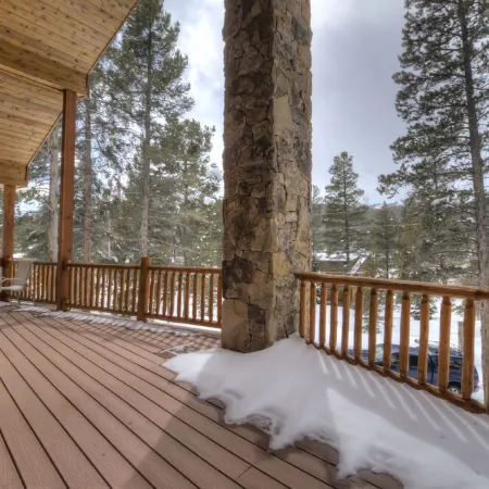 Luxury Cabin - views, location, perfect for families, 4 miles from Breckenridge