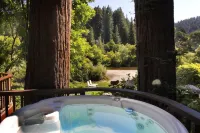 Riverwood Cottage -- Riverfront with Hot Tub, River Access