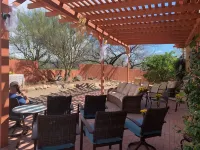 Beautiful Foothills Home, Near Sabino Canyon, Mountain Views, Handicap Friendly.