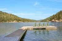 Waterfront Luxury Tiny Home w/ private dock on Deer Lake