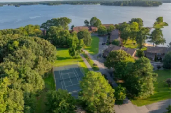 Lake Life is the BEST Life! Formally "Livin The Dream" Hotels in Northampton County