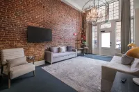 Beautiful & Extra Large Loft with 2 King Suites