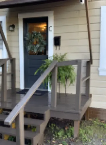 "Clementine at The 403" Historic District Apartment Walkable to Downtown