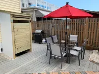 Family Friendly - 1/2 Block To Beach - 4 BR 3 Bath - Driveway Parking! Hotels near Shark Park