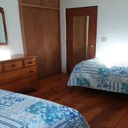 A Country Guest House Just 21-32 Minutes Bridgeport or New Haven Universities.