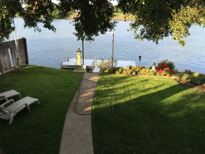 On an ISLAND bring your BOAT 24 FT Private Dock & PET FRENDLY!