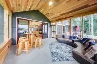 Ivy Lane is located on Crosslake of the Whitefish Chain of Lakes