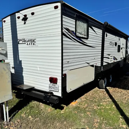 Elm Grove Camper- Less than 3 miles from Round Top proper