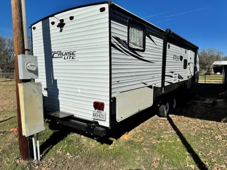 Elm Grove Camper- Less than 3 miles from Round Top proper