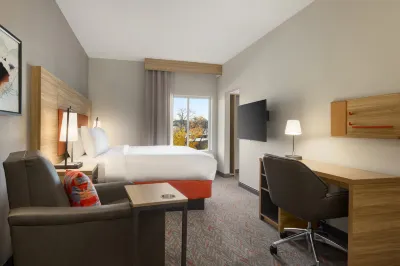 Candlewood Suites Coralville Iowa City by IHG Các khách sạn ở Coralville