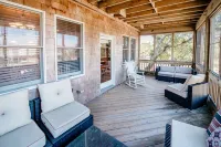 Bring your boat, water toys, & dogs. Awesome location!