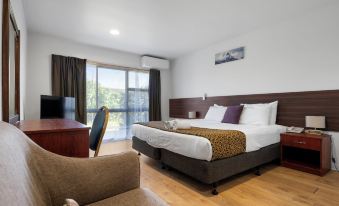 5. Auckland..