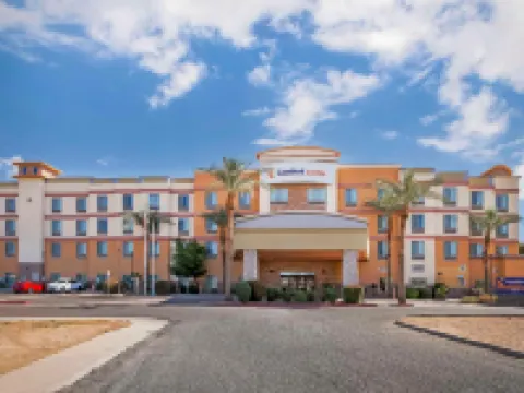 Comfort Suites Glendale - State Farm Stadium Area Hotels in Glendale