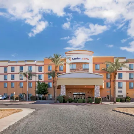 Comfort Suites Glendale - State Farm Stadium Area