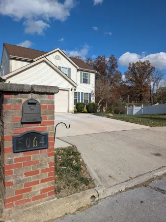 cul-de-sec home 4BR 3.5 Baths Sleeps 7 Jacuzzi tub