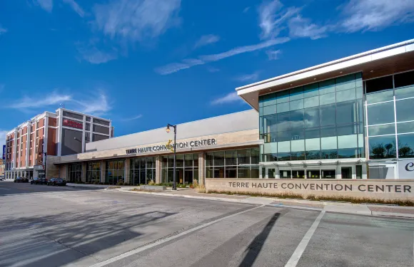 特雷霍特希爾頓花園旅館