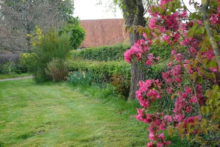 Landliebeehrsen 2, Modern, Quiet Location, Parking Lot.