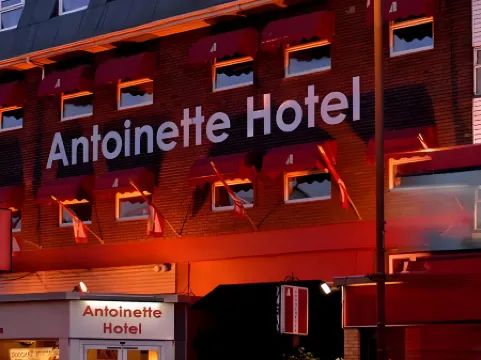 Antoinette Hotel Wimbledon