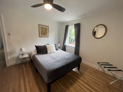 Restful Mid-Mod in the heart of Hickory