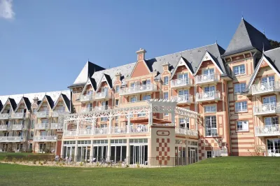 Résidence b'o Cottage - b'o Resort Thermal & Spa Hotel di Magny-le-Desert