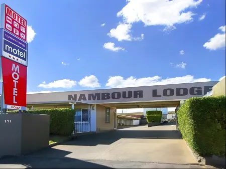 Nambour Lodge Motel Отели рядом со станцией NAMBOUR RAILWAY STATION