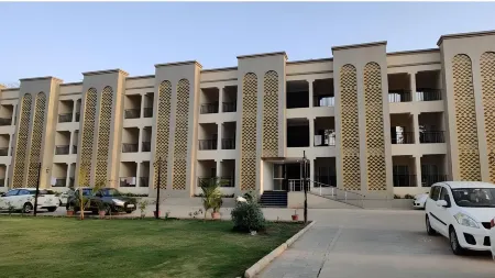 Hotel Brg Budget Stay Отели рядом с достопримечательностью «Стейтью Оф Юнити»