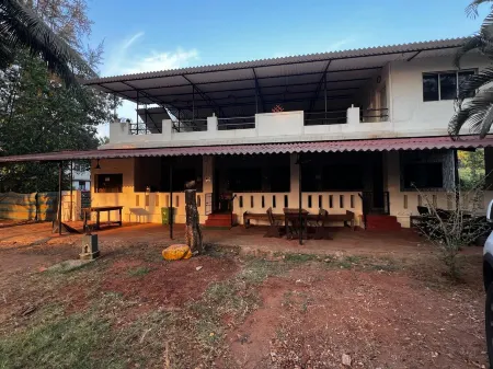 SeaFront - Beach Cottage Отели в г. Акши