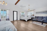 3Br Retreat – 2 Mins to WinStar  + Fire Pit Fun” Hotels in Love County