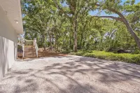 Coastal Hideaway: 2/1 guest house close to UTC! Hotels in Sarasota County