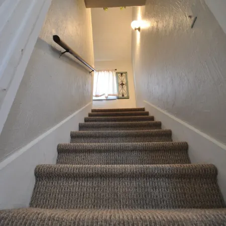 Comfy Rustic Retreat 2 Blocks from Mayo Hospital and Bethany College.