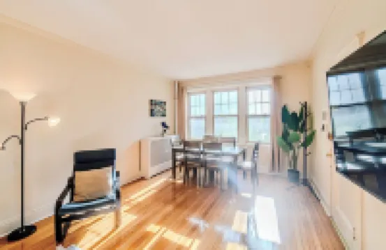 2min->Coolidge&GreenT/King Bed/Full Kitchen/Arcade