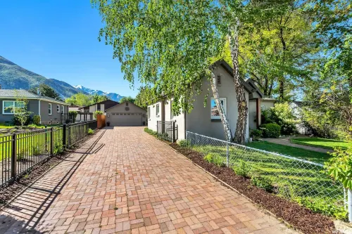 Cozy, Convenient Holladay Bungalow w/ Amenities Hotels in Holladay