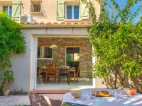 La maison du Port Hotels near Mas des Romarins