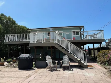 Relax and Enjoy an Oceanfront Getaway at La Paz