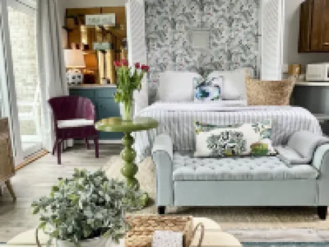 Oceanside Studio Condo. Walking Distance to Beach! Hotels in Emerald Isle