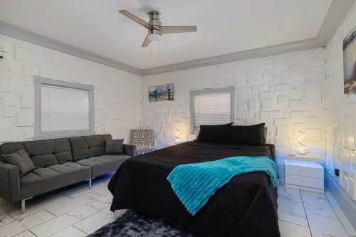 A1 Spacious Oasis, Walk to Landing & Convention