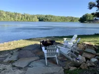 Renovated Cabin on 300 ft Waterfront (Pet Friendly)