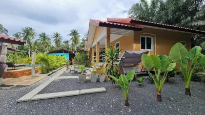 Bansabai Pool Villa Guesthouse Hotels in Khanom