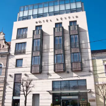 Hotel Beyfin Отели рядом с достопримечательностью «Торговый центр Cluj Iulius Mall»