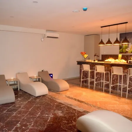 Rose Garden Premium Hotel