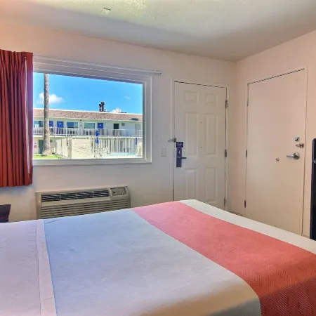 Motel 6 Corpus Christi, TX - East - North Padre Island