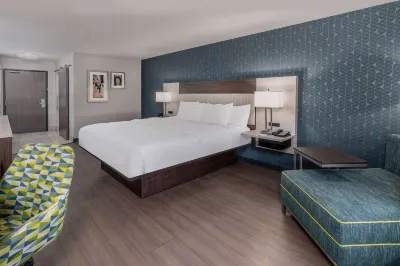 La Quinta Inn & Suites by Wyndham Santa Rosa Hotels in 
