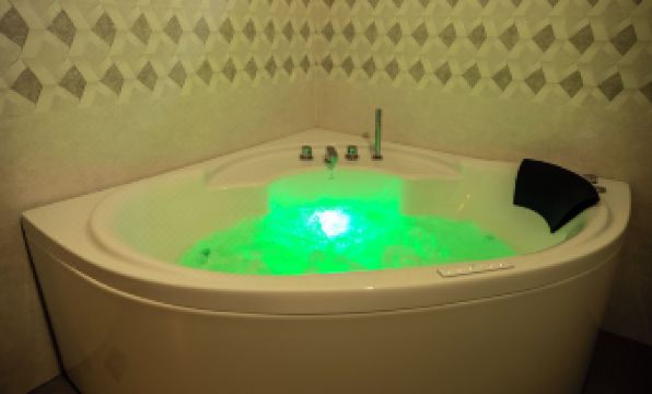 The Woodside Inn - Housity