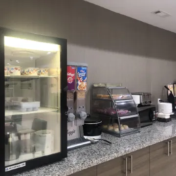 Catoosa Inn & Suites