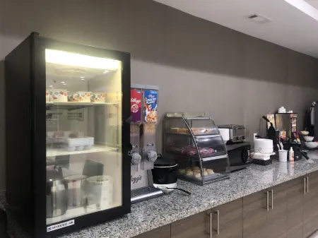 Catoosa Inn & Suites