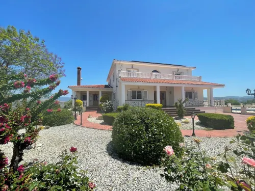 Letymvou Terrace Hoteles en Tsada