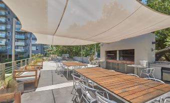 Torre Montagna I Stylish 1BR With Balcony in Nu ez